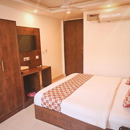 Hotel De Tark A Family Hotel Near Igi Airport Delhi Neu-Delhi Exterior foto